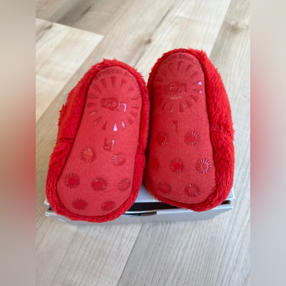UGG red Bixbee booties size 0/1 - Picture 5 of 6